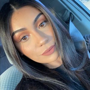 Meet your Posher, Alyssa